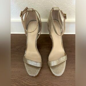 Calvin Klein Women’s Gold 3 inch Heels Size 8.5 but fits like a 10